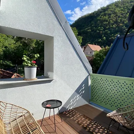 Apartment Uptown Monkey 7 Min Walk To Republicii Street Brasov